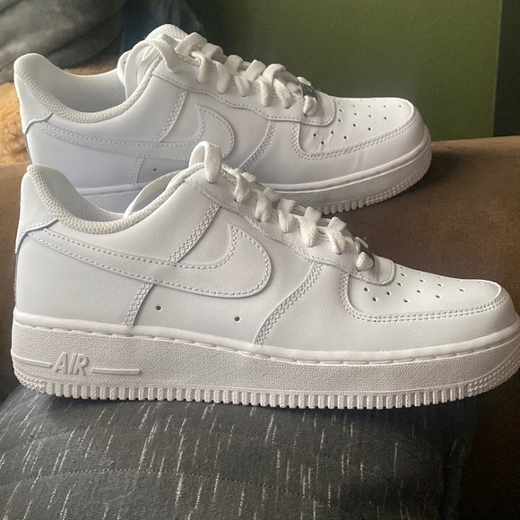 womens white air force 1 size 8